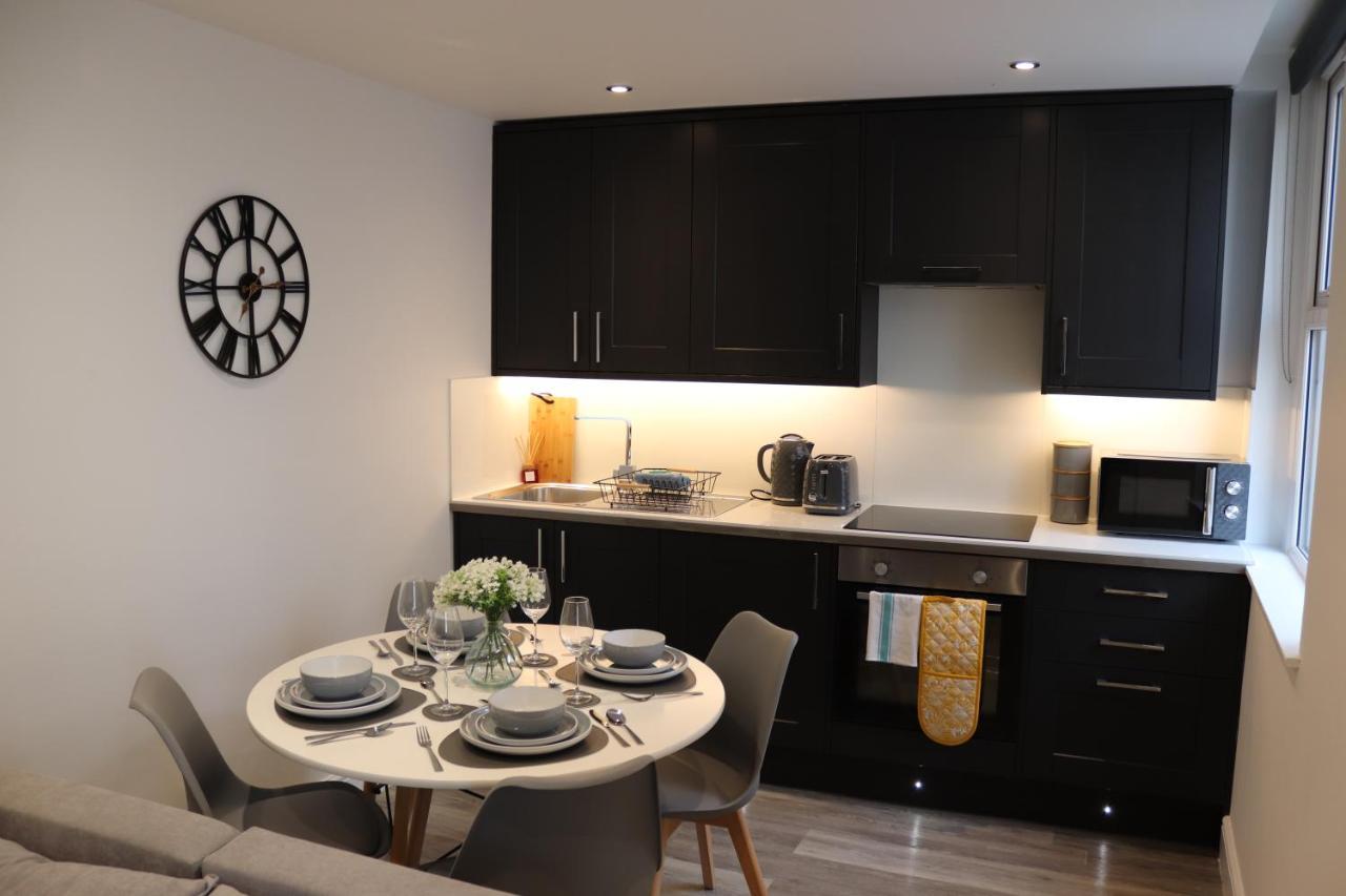 Clock Tower Retreat - - Seaside And Shops Brighton