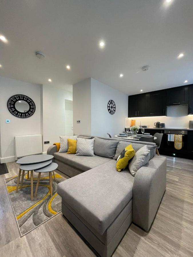 Clock Tower Retreat - - Seaside And Shops Brighton